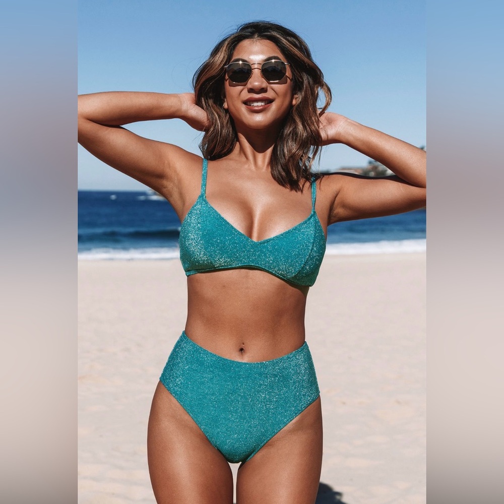 Cupshe Estelle Shimmery Back Hook Bikini
